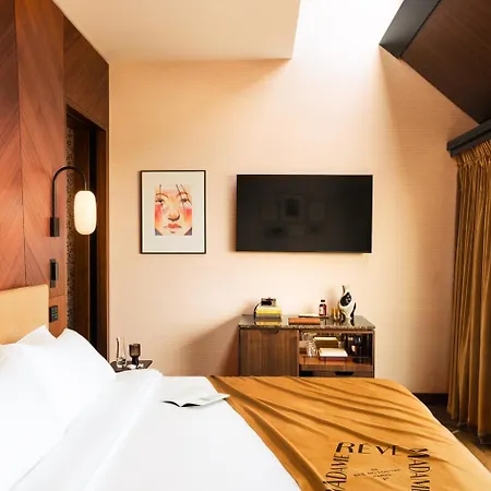 Hotel Madame Reve 5*