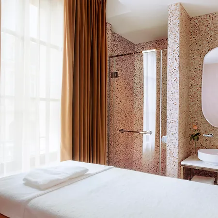 Madame Reve Parigi